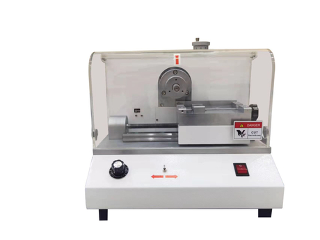 Machine de fabrication d'entailles entièrement automatique de haute précision pour les spécimens Chaypy et IZOD avec CE 