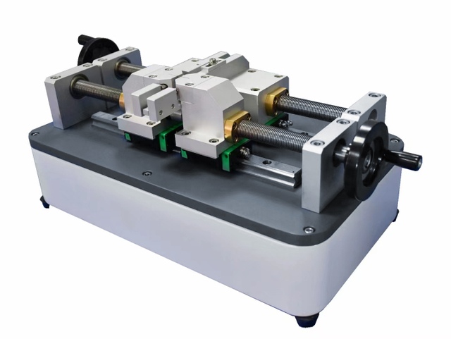 Machine de fabrication de doubles encoches coplanaires de haute précision et de bonne qualité pour les spécimens d'impact Charpy IZOD avec CE 